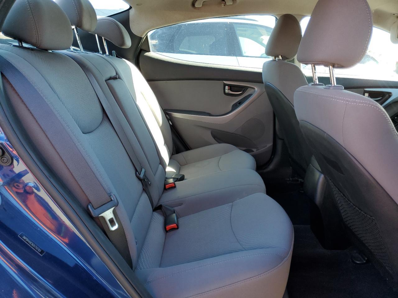 2016 HYUNDAI ELANTRA
