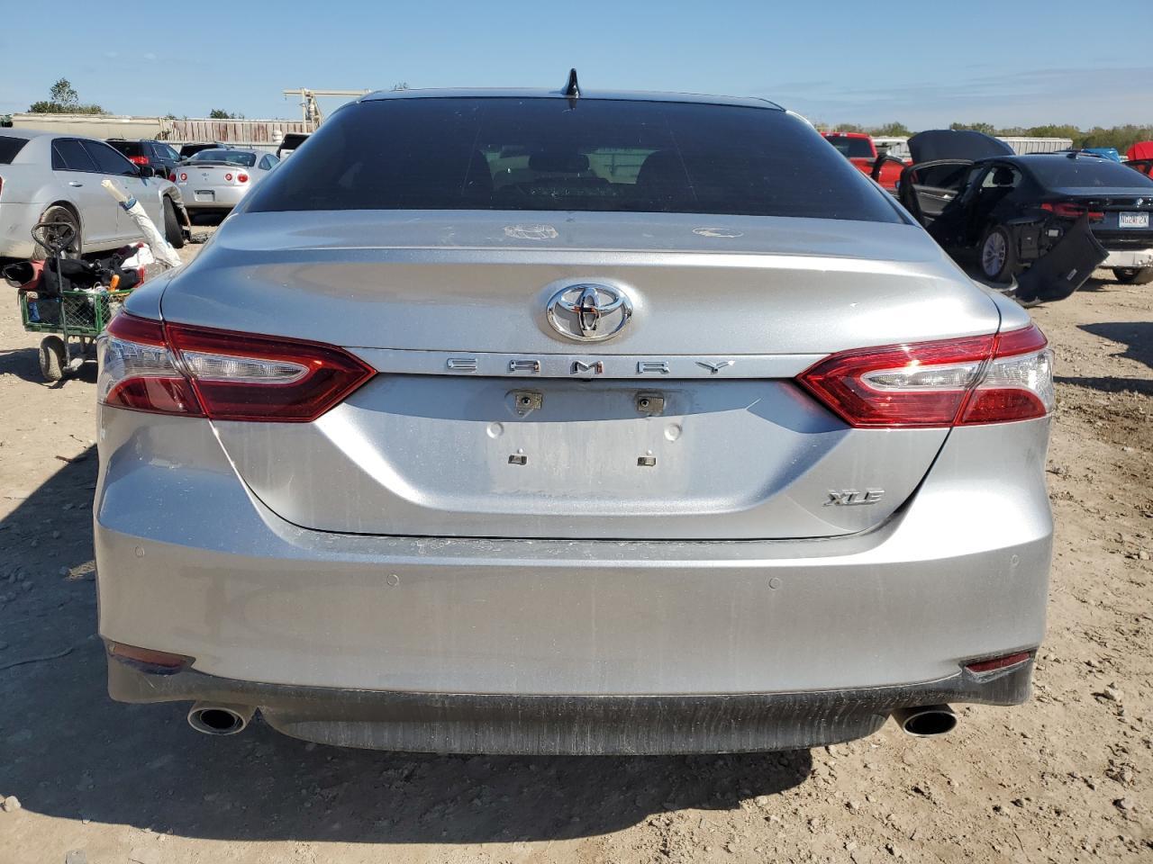 2018 TOYOTA CAMRY