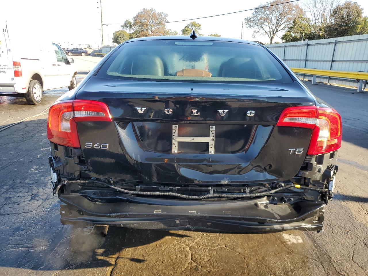 2015 VOLVO S60