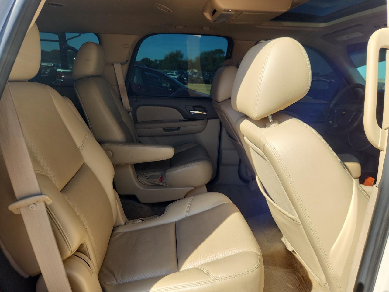 2011 CHEVROLET Tahoe