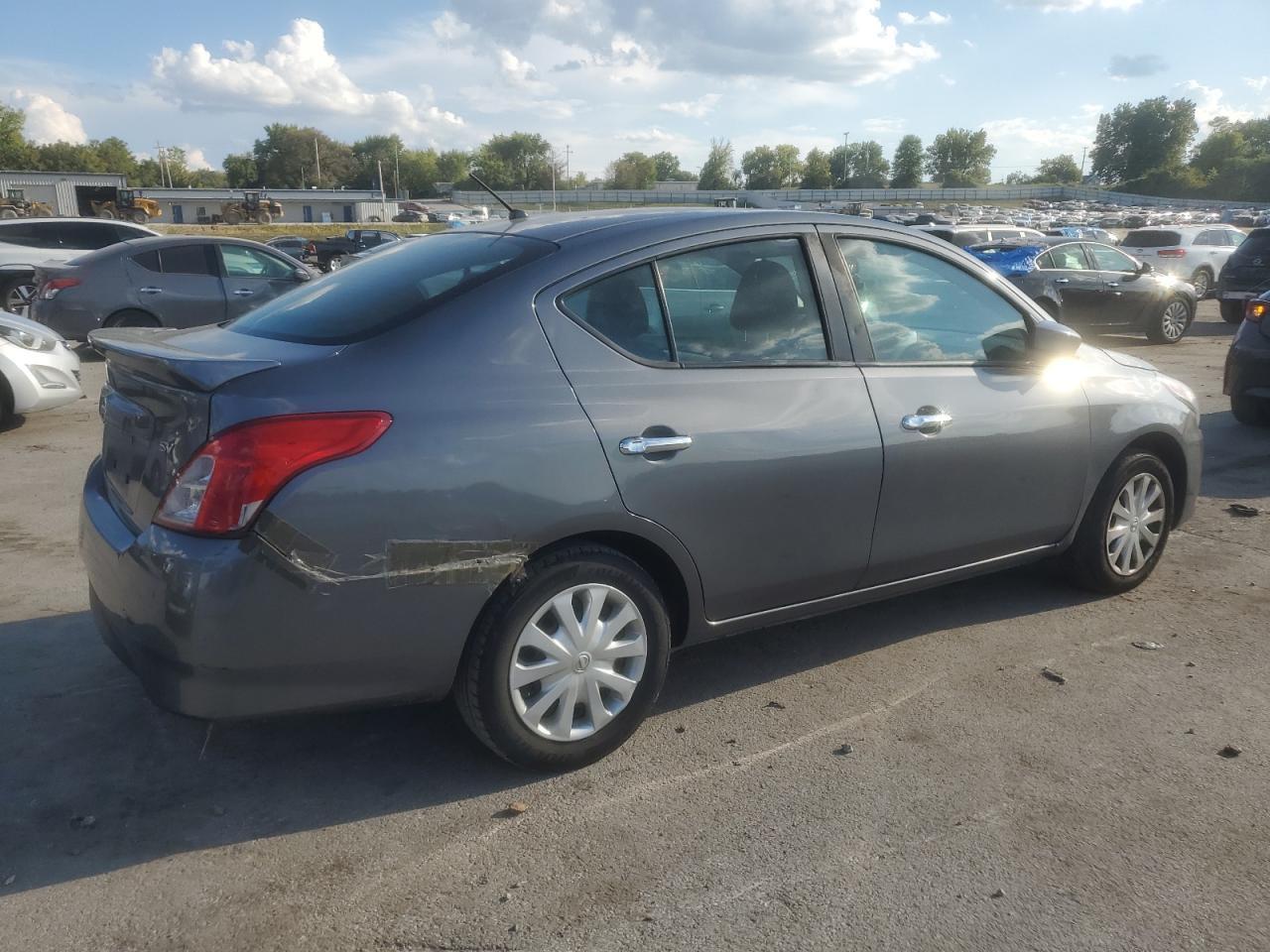2019 NISSAN VERSA