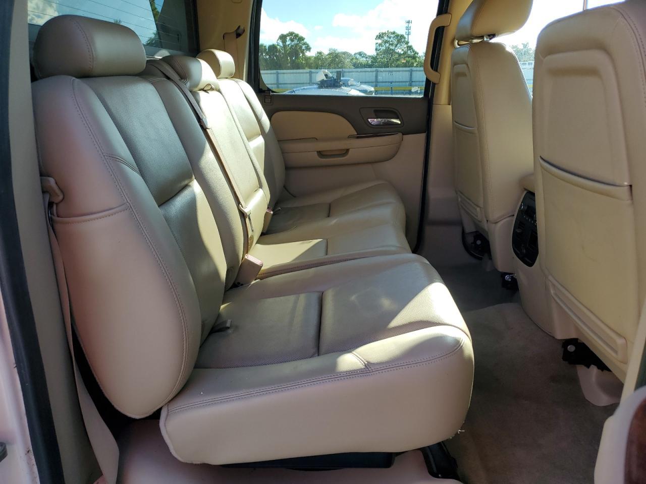 2011 CHEVROLET Avalanche