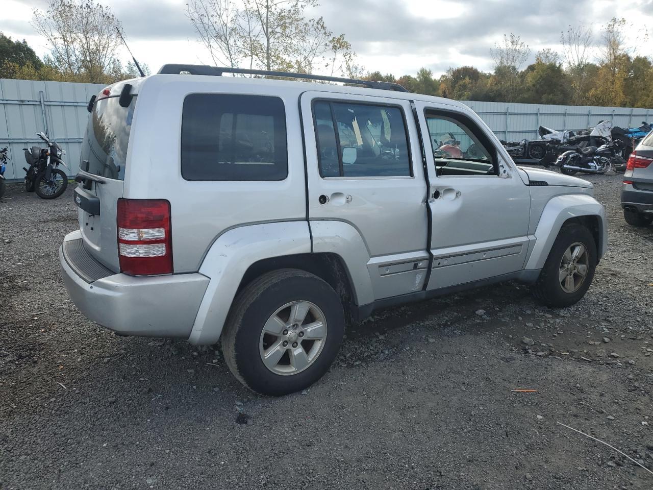 2011 JEEP Liberty