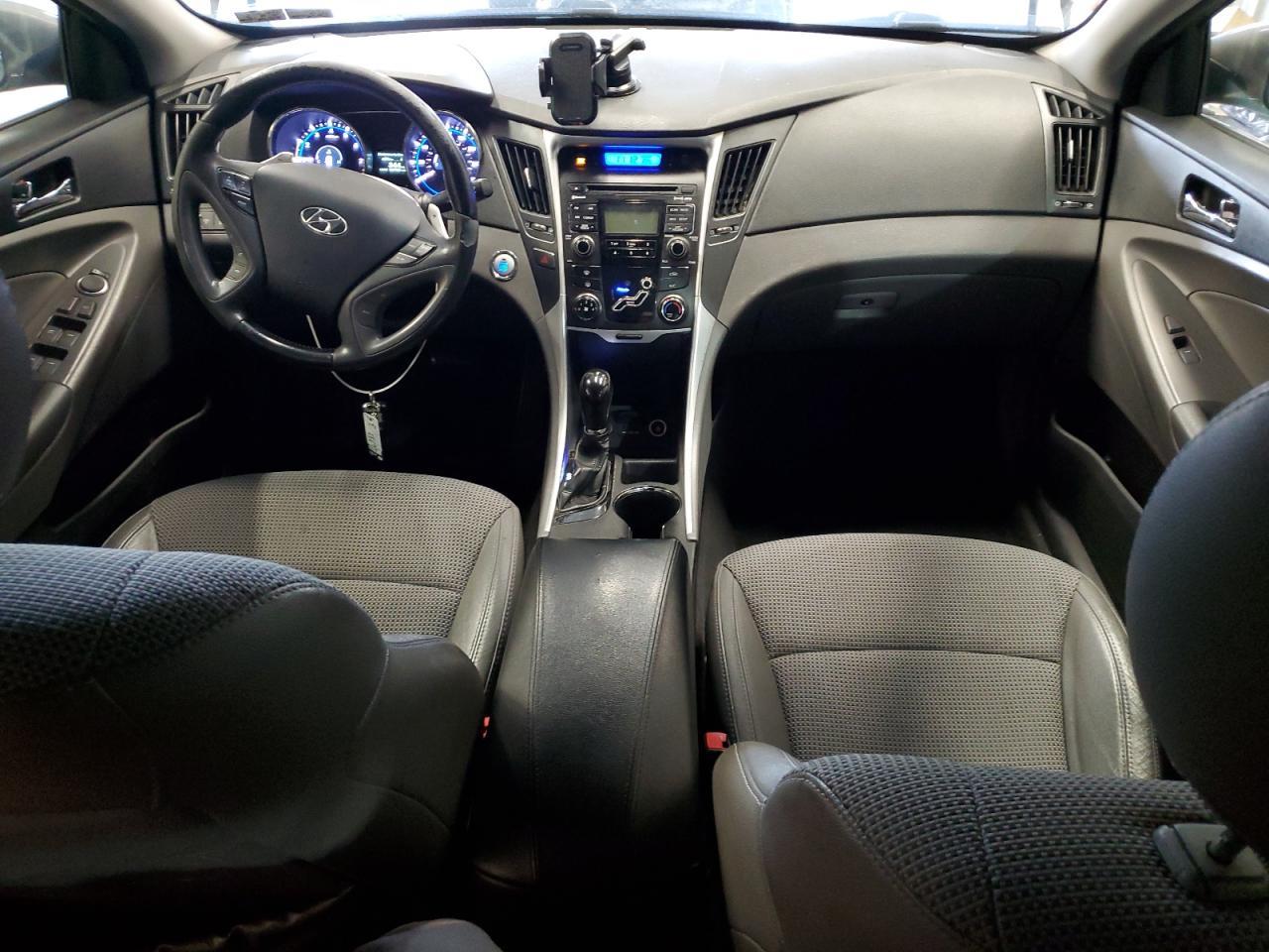 2011 HYUNDAI SONATA