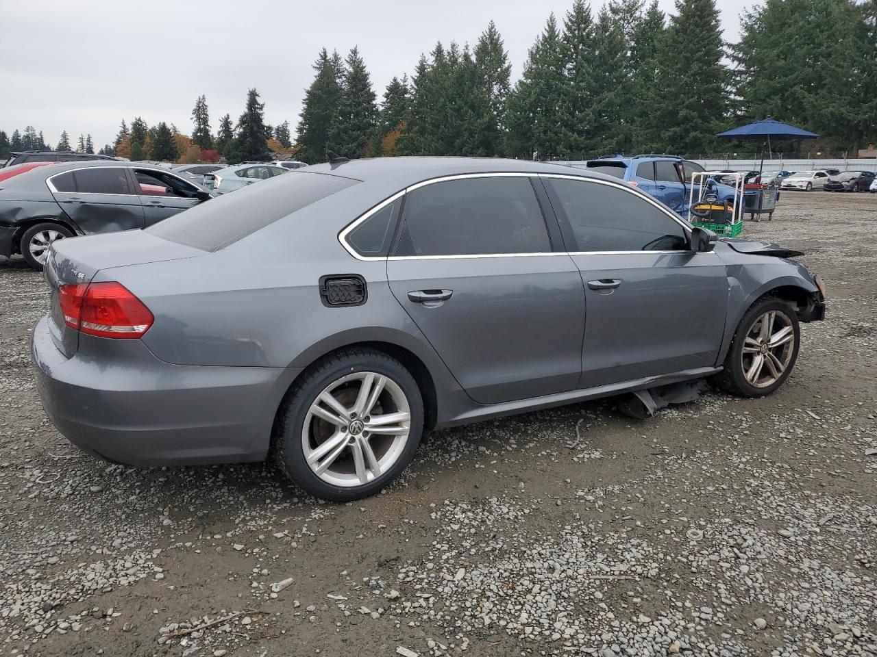 2014 VOLKSWAGEN Passat