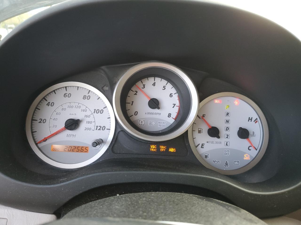 2004 TOYOTA RAV4