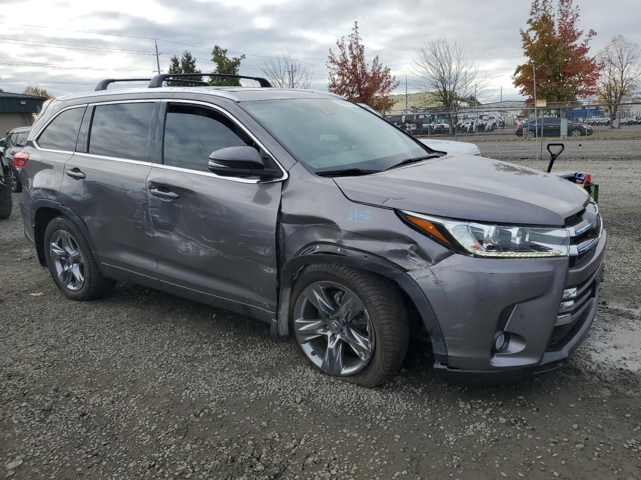 2017 TOYOTA HIGHLANDER