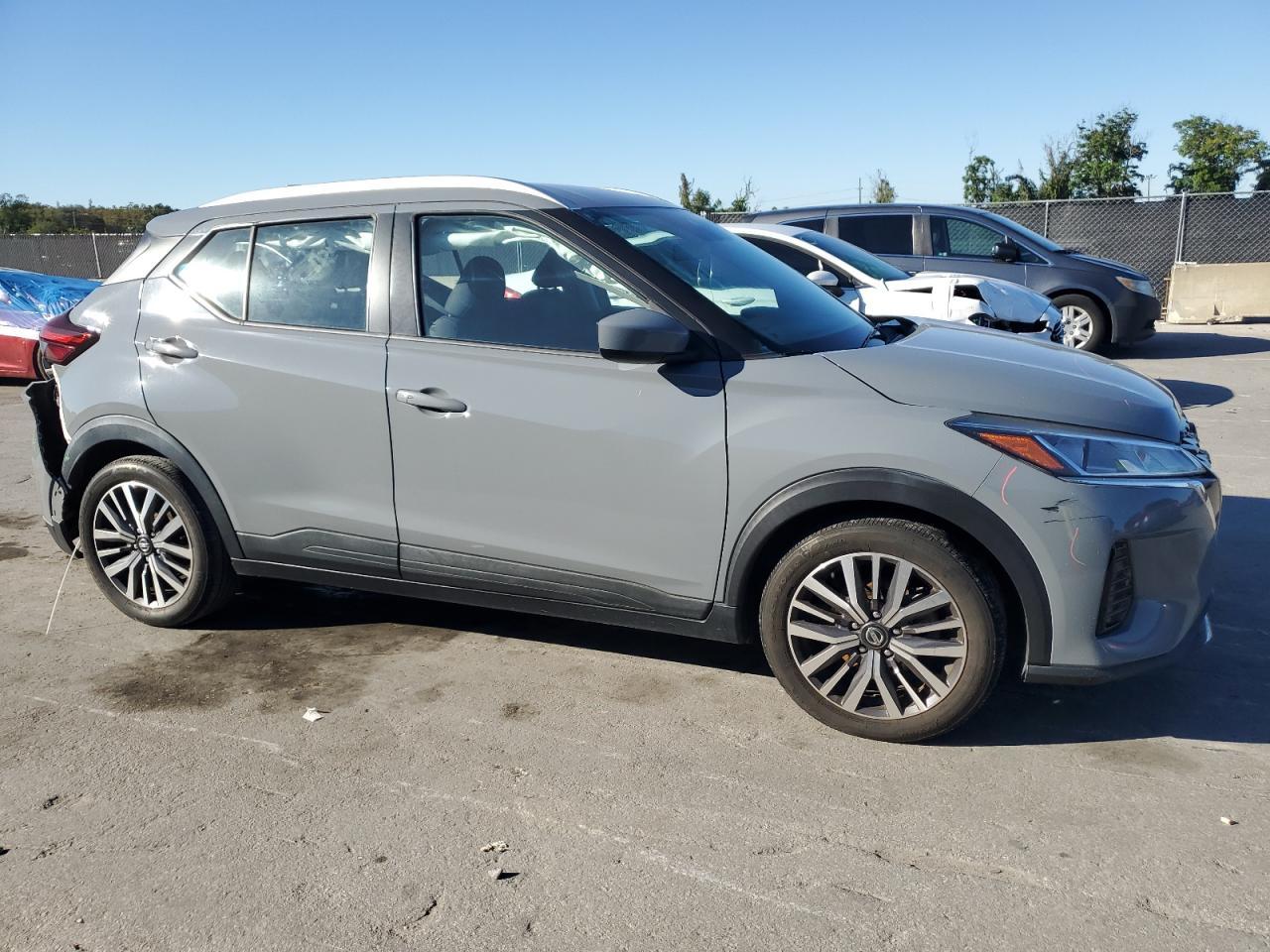 2021 NISSAN KICKS