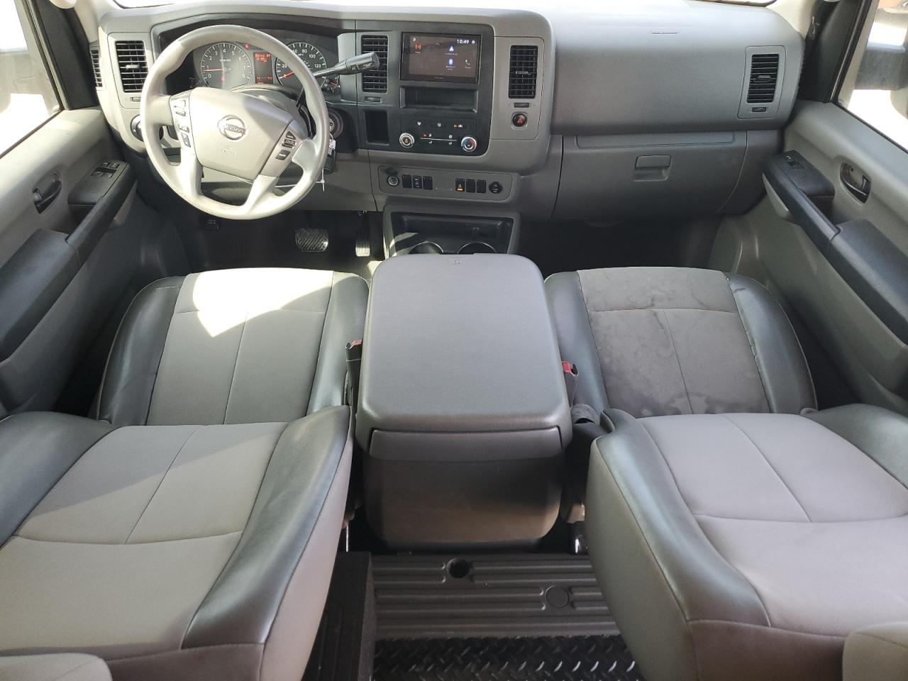 2013 NISSAN Nv
