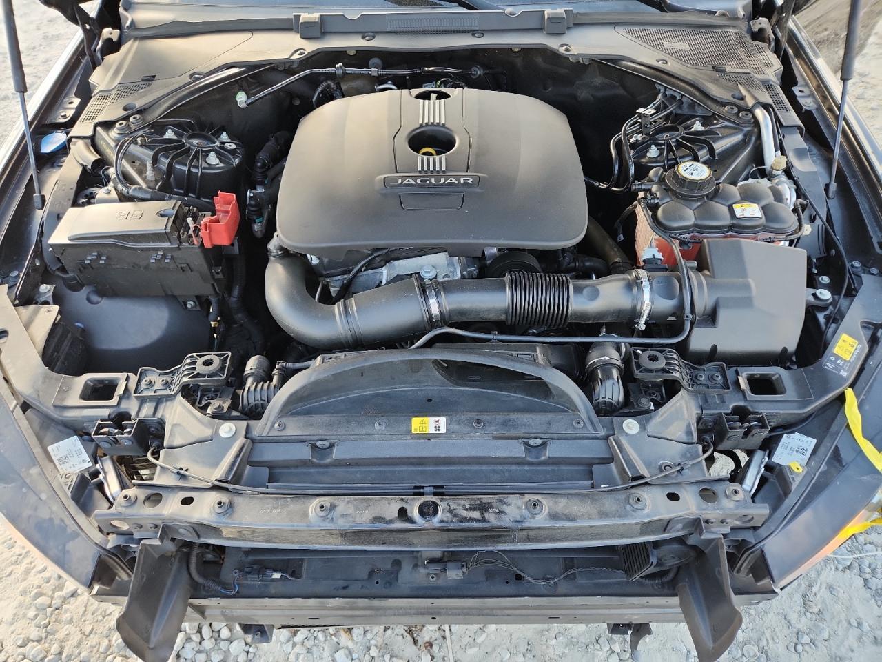 2017 JAGUAR XE