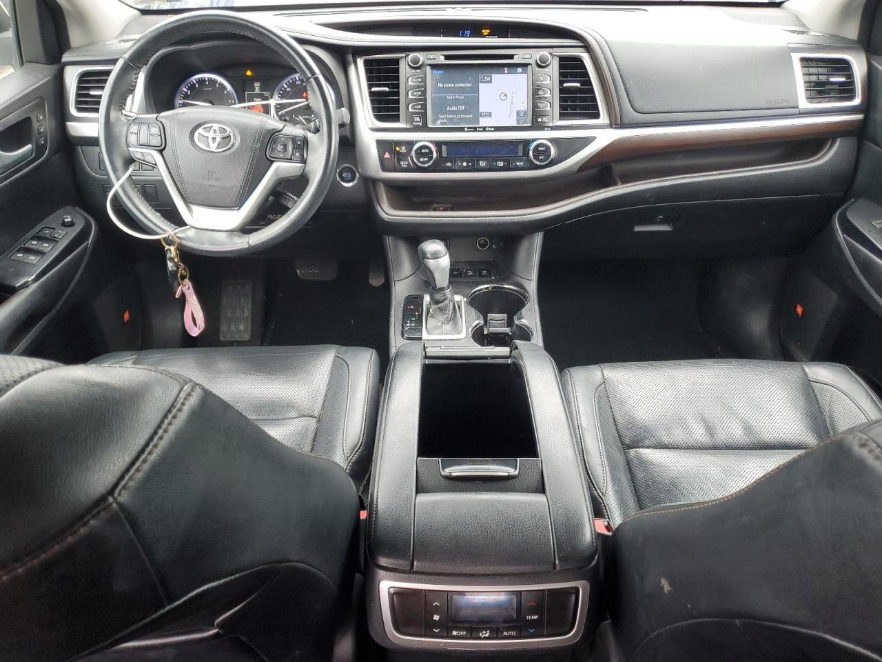 2016 TOYOTA HIGHLANDER