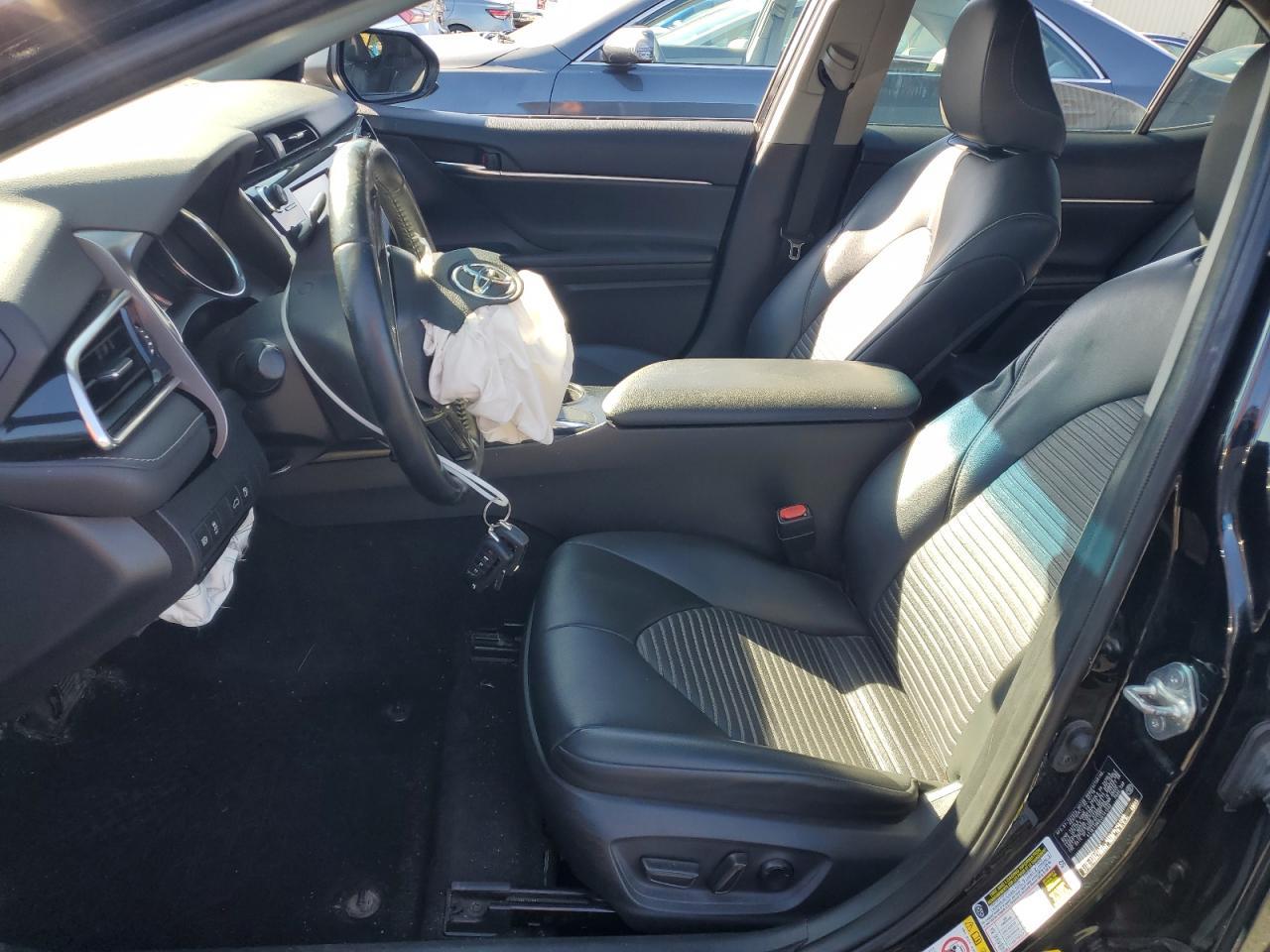 2018 TOYOTA CAMRY