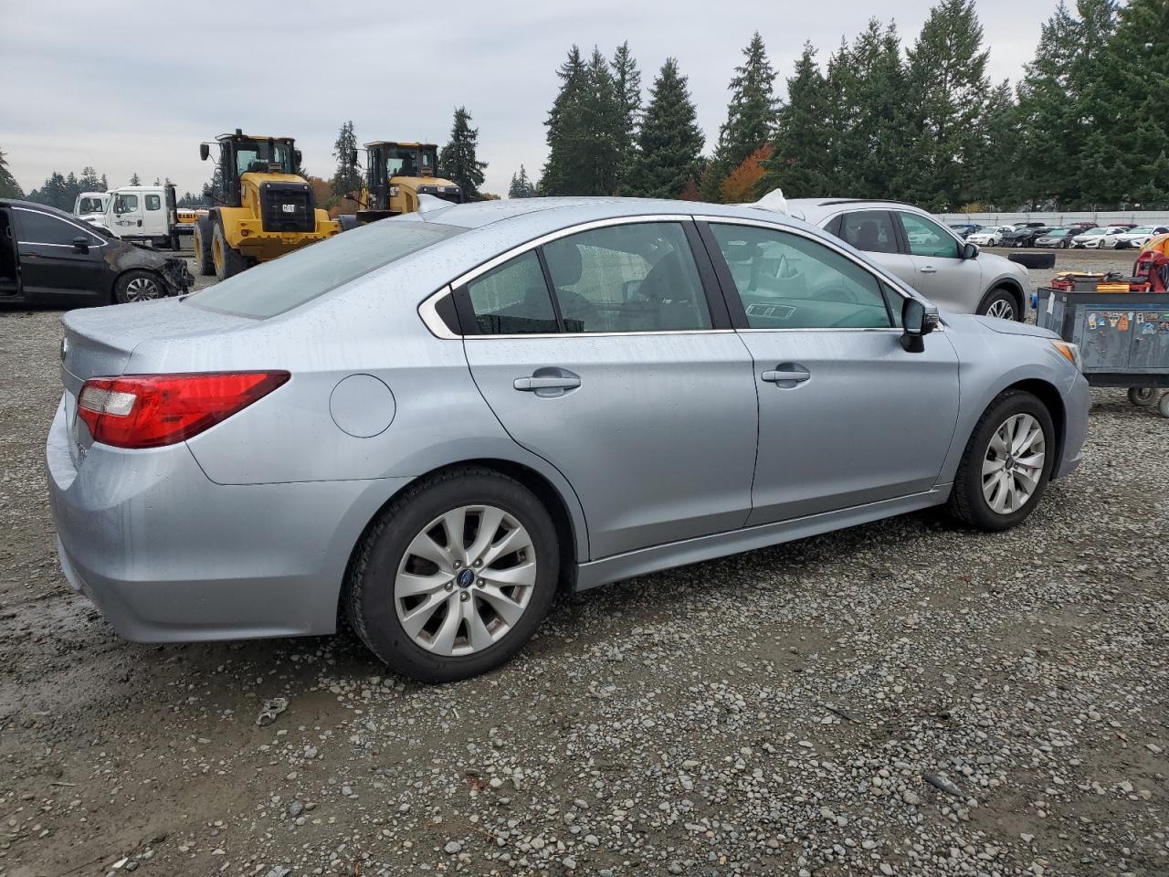 2017 SUBARU Legacy