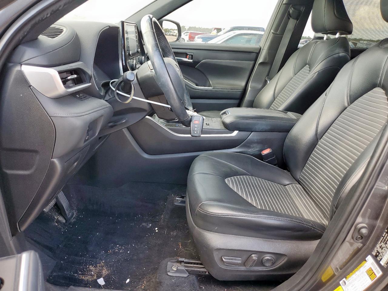 2022 TOYOTA HIGHLANDER