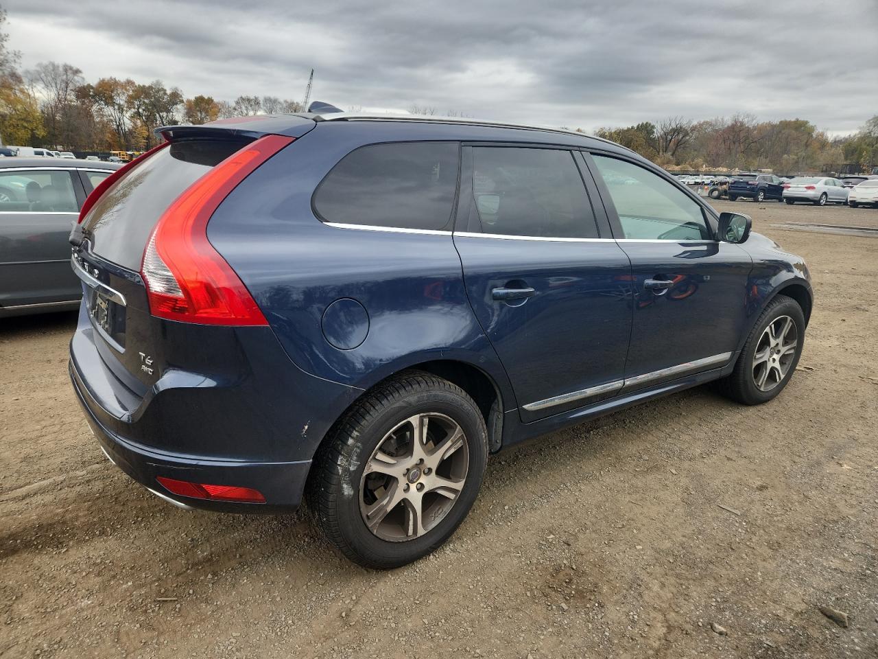 2015 VOLVO XC60