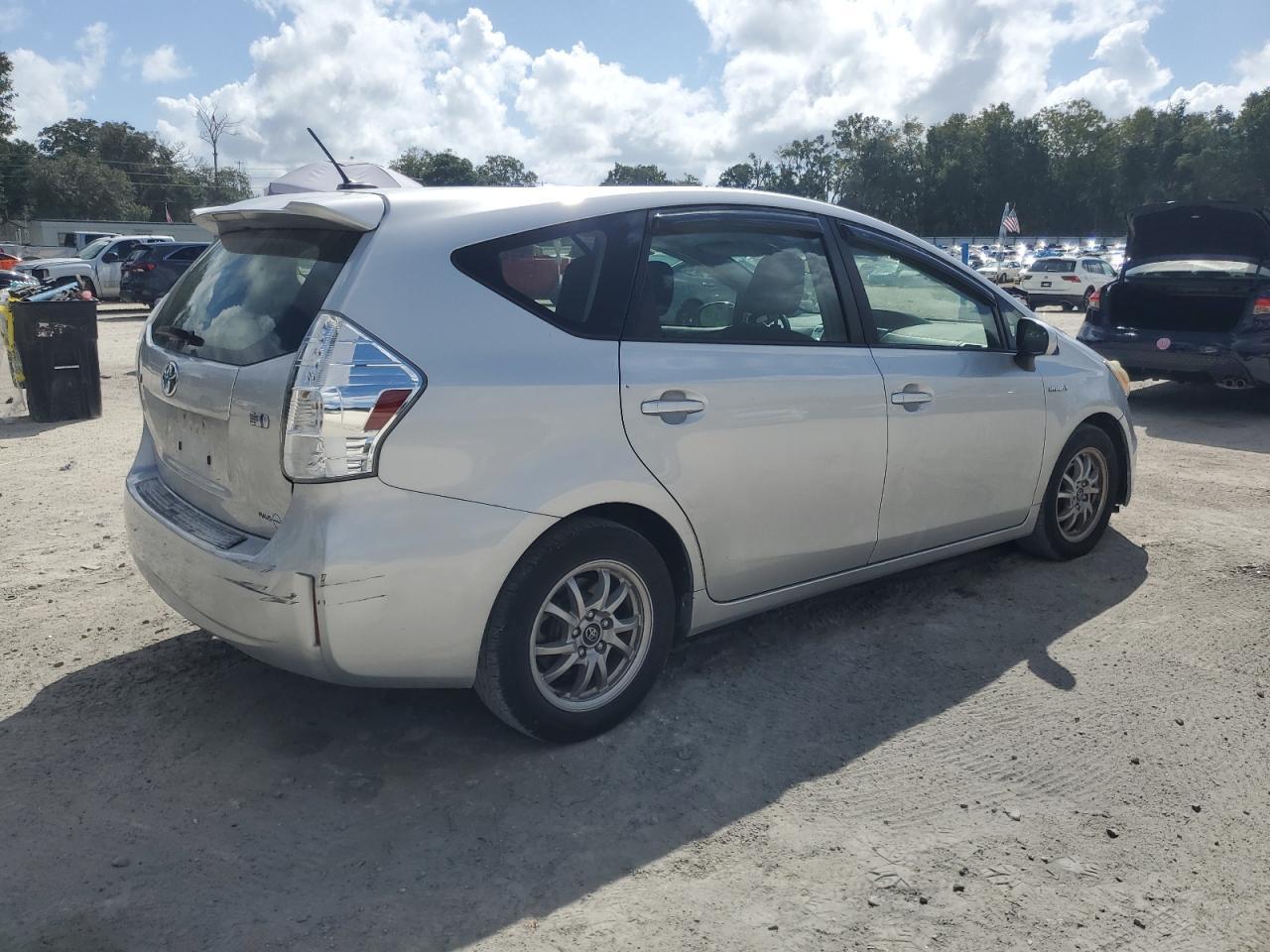 2013 TOYOTA PRIUS V