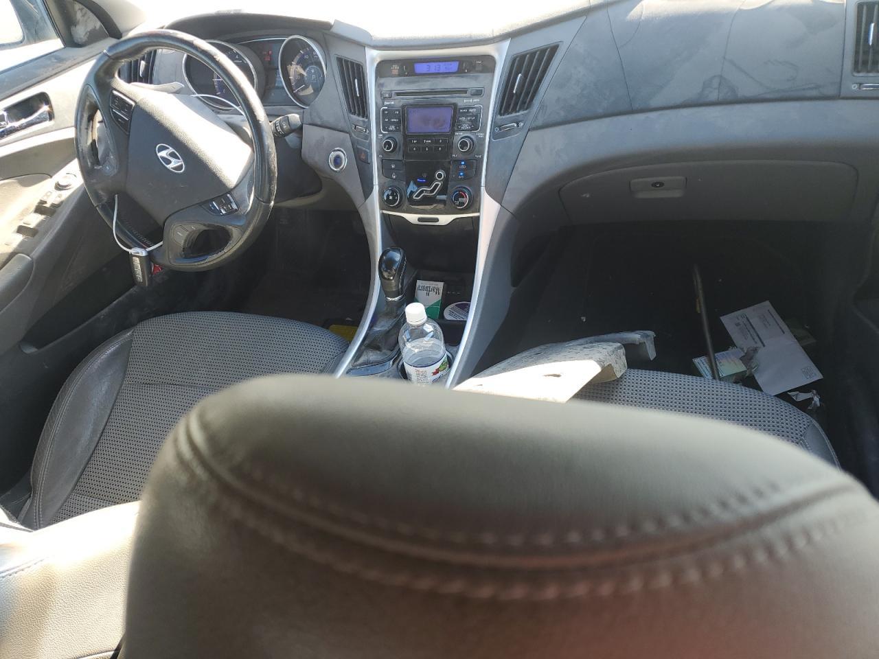 2011 HYUNDAI SONATA