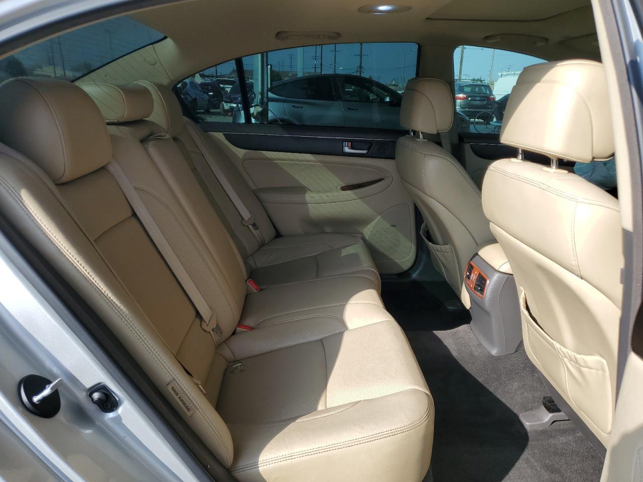 2013 HYUNDAI GENESIS