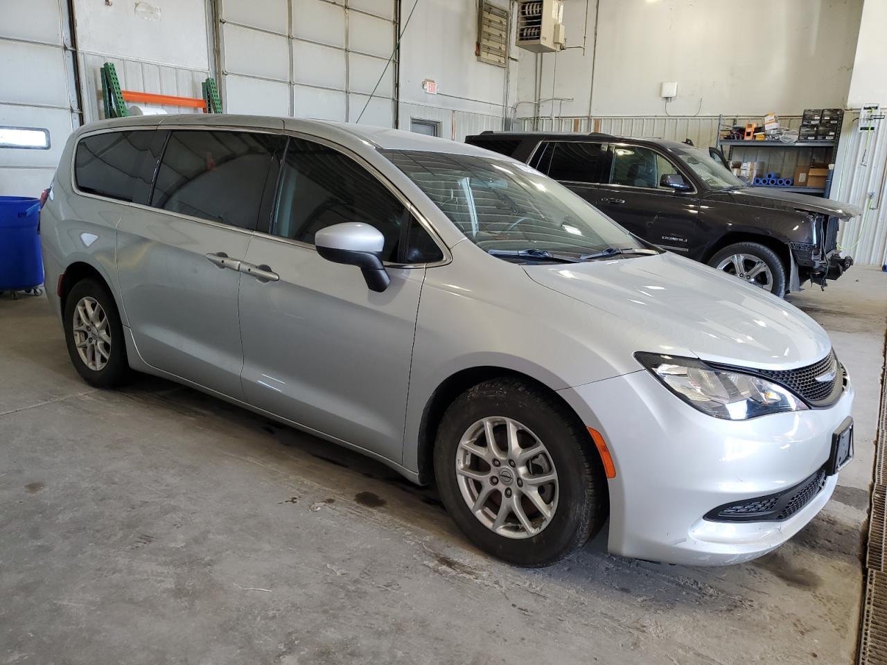 2022 CHRYSLER Voyager