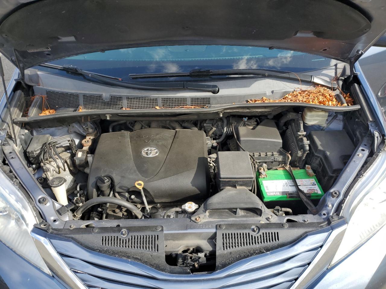 2017 TOYOTA SIENNA