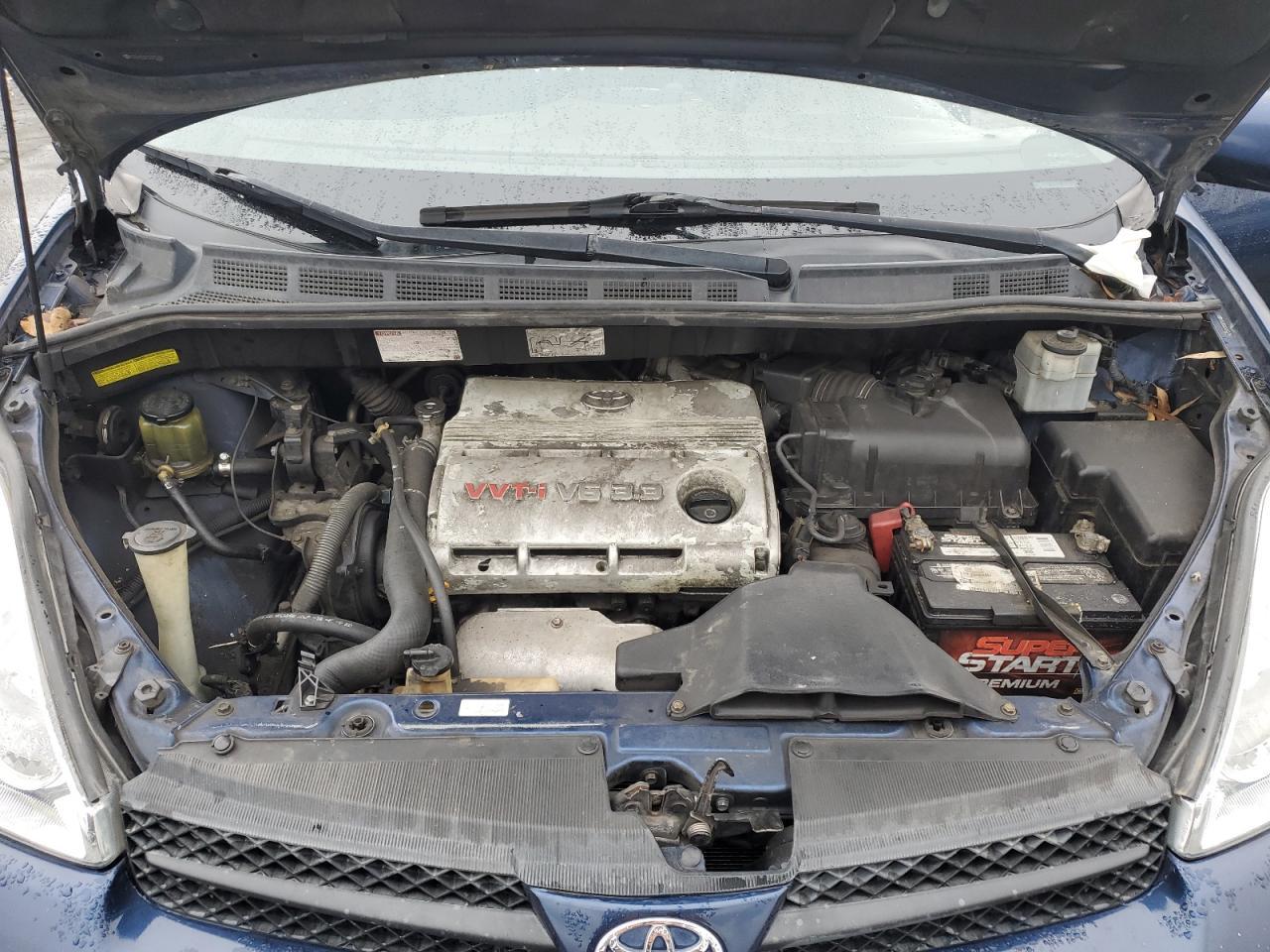 2005 TOYOTA SIENNA