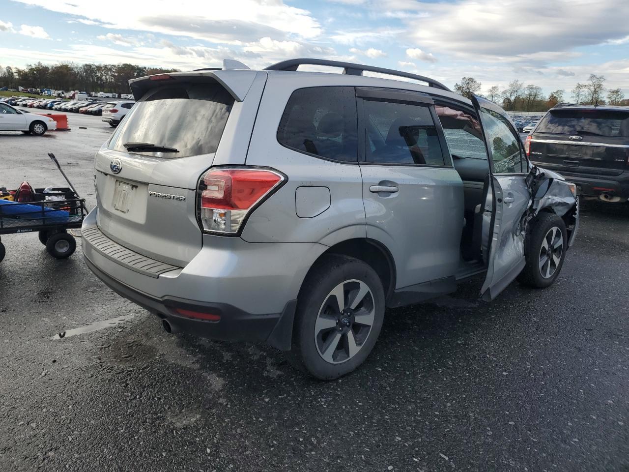 2018 SUBARU FORESTER