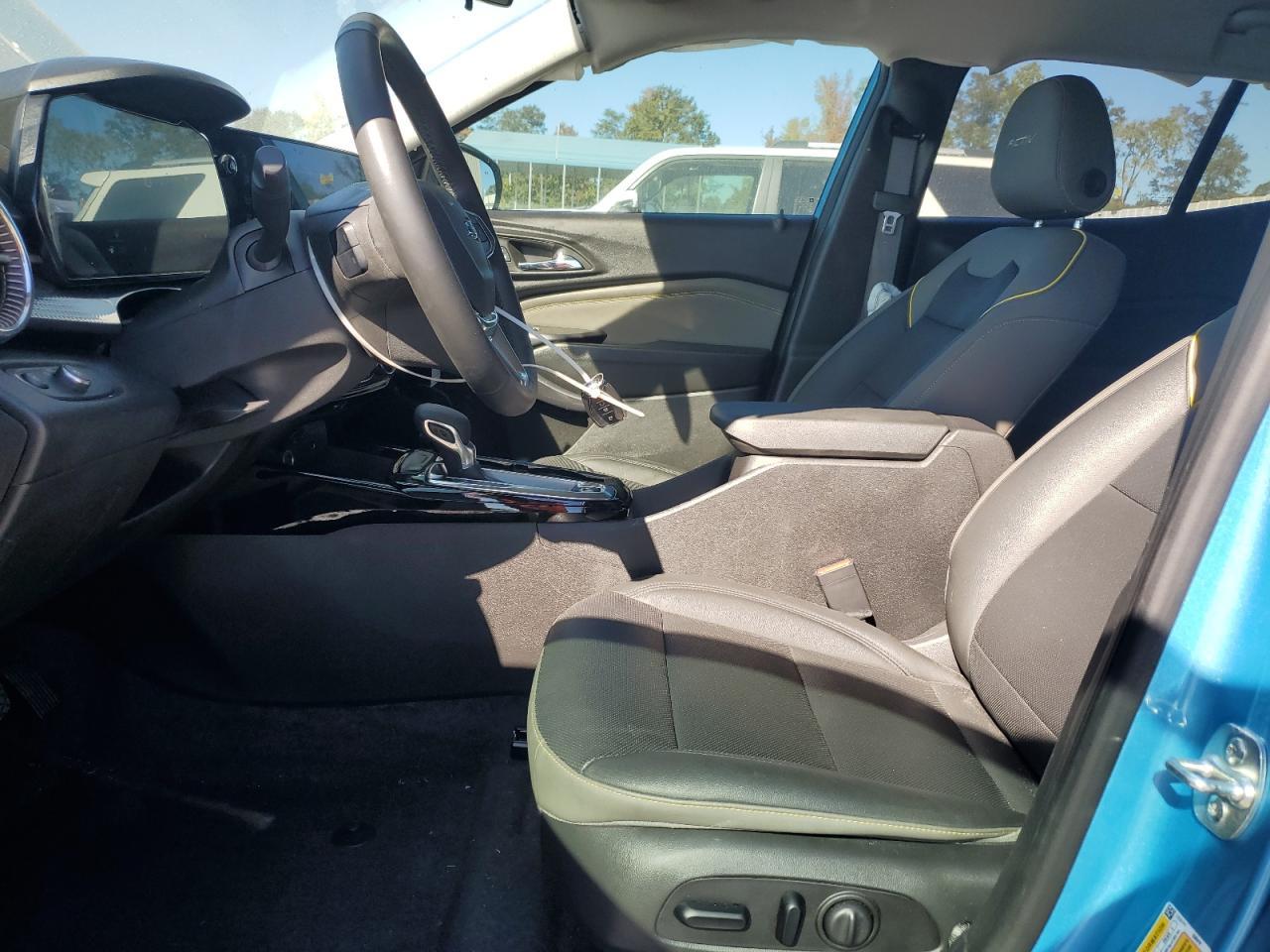 2025 CHEVROLET TRAX