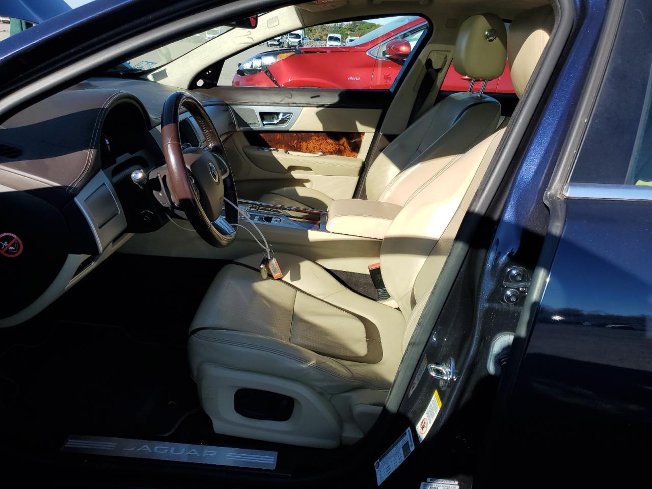 2015 JAGUAR XF