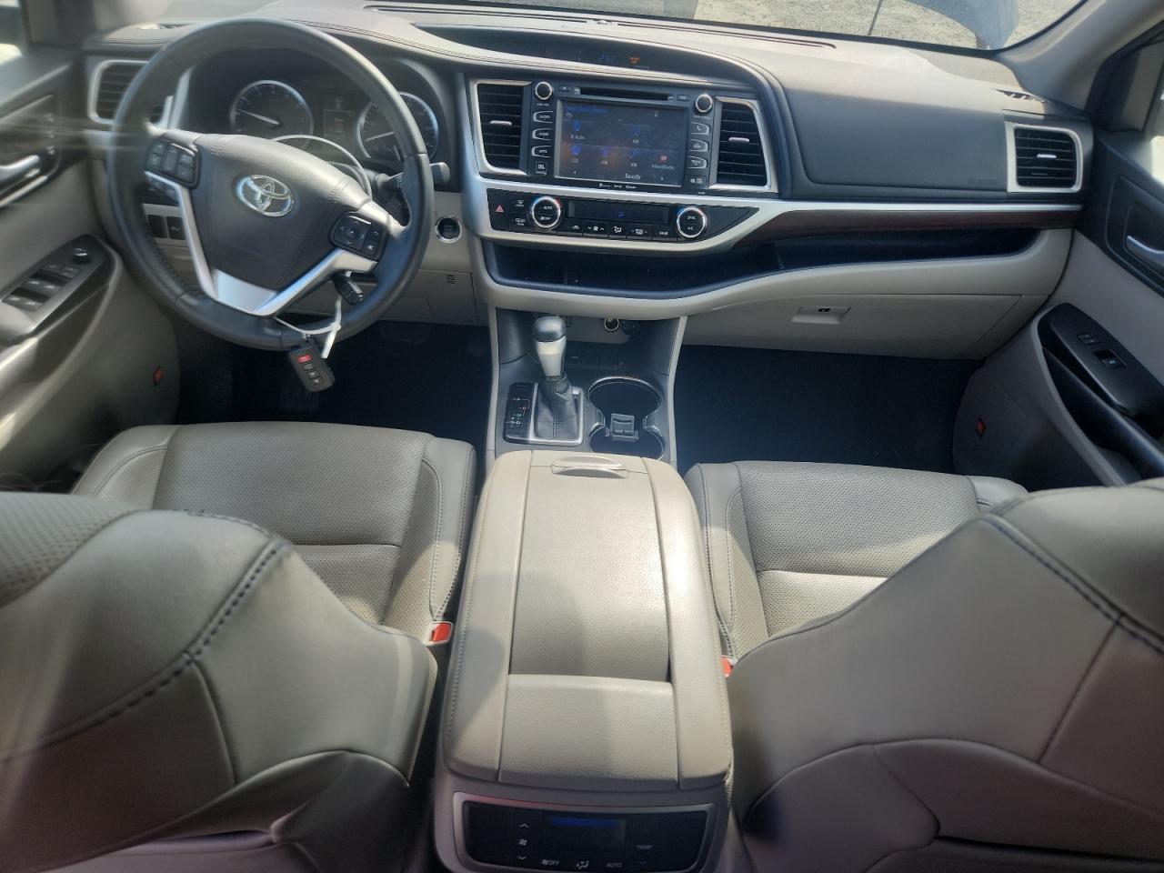 2016 TOYOTA HIGHLANDER