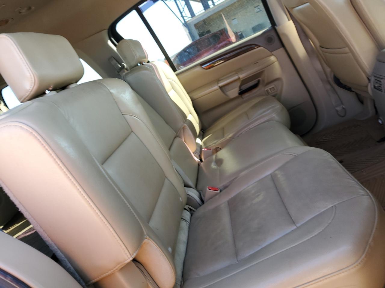 2011 NISSAN Armada