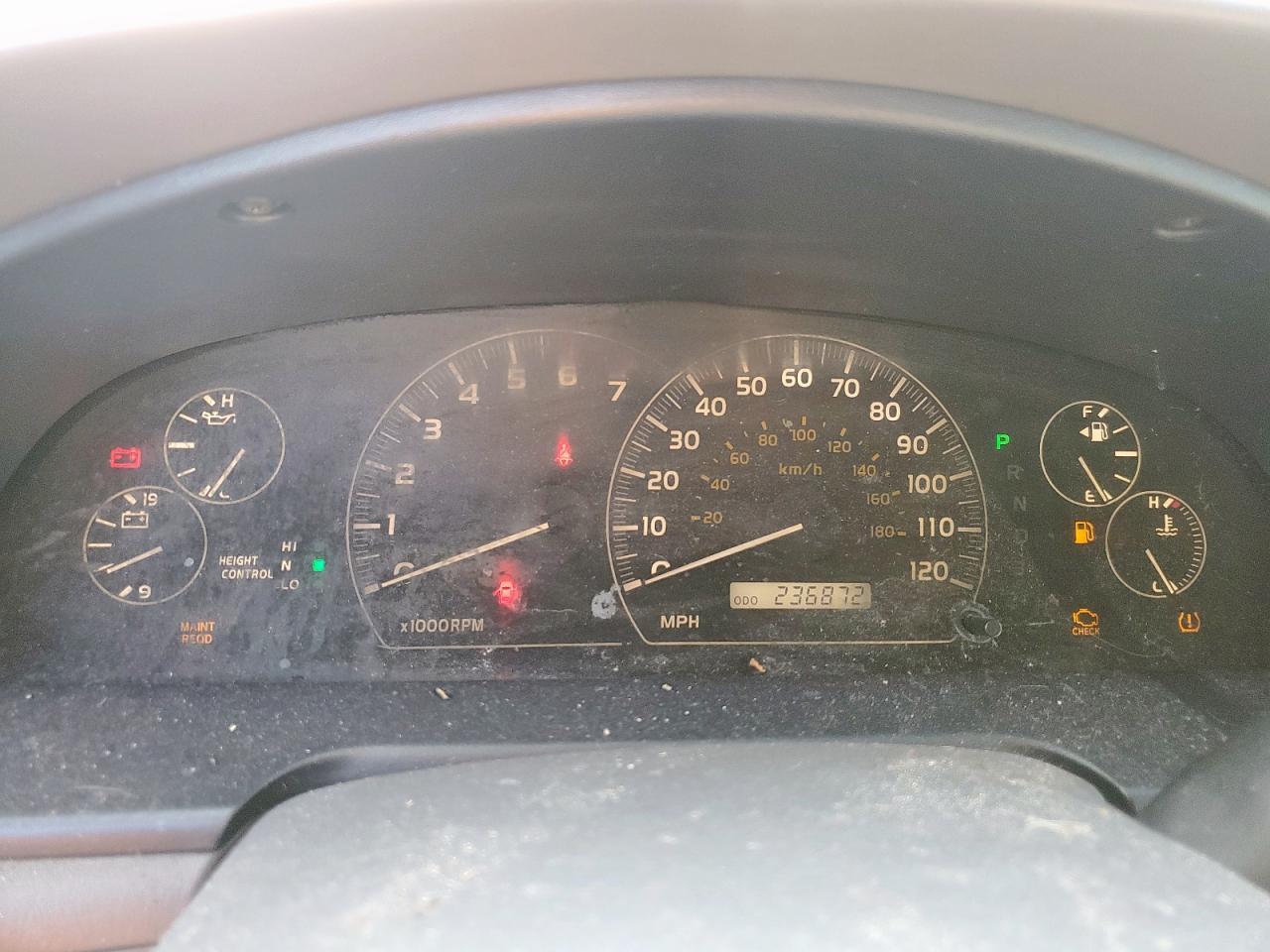 2005 TOYOTA Sequoia