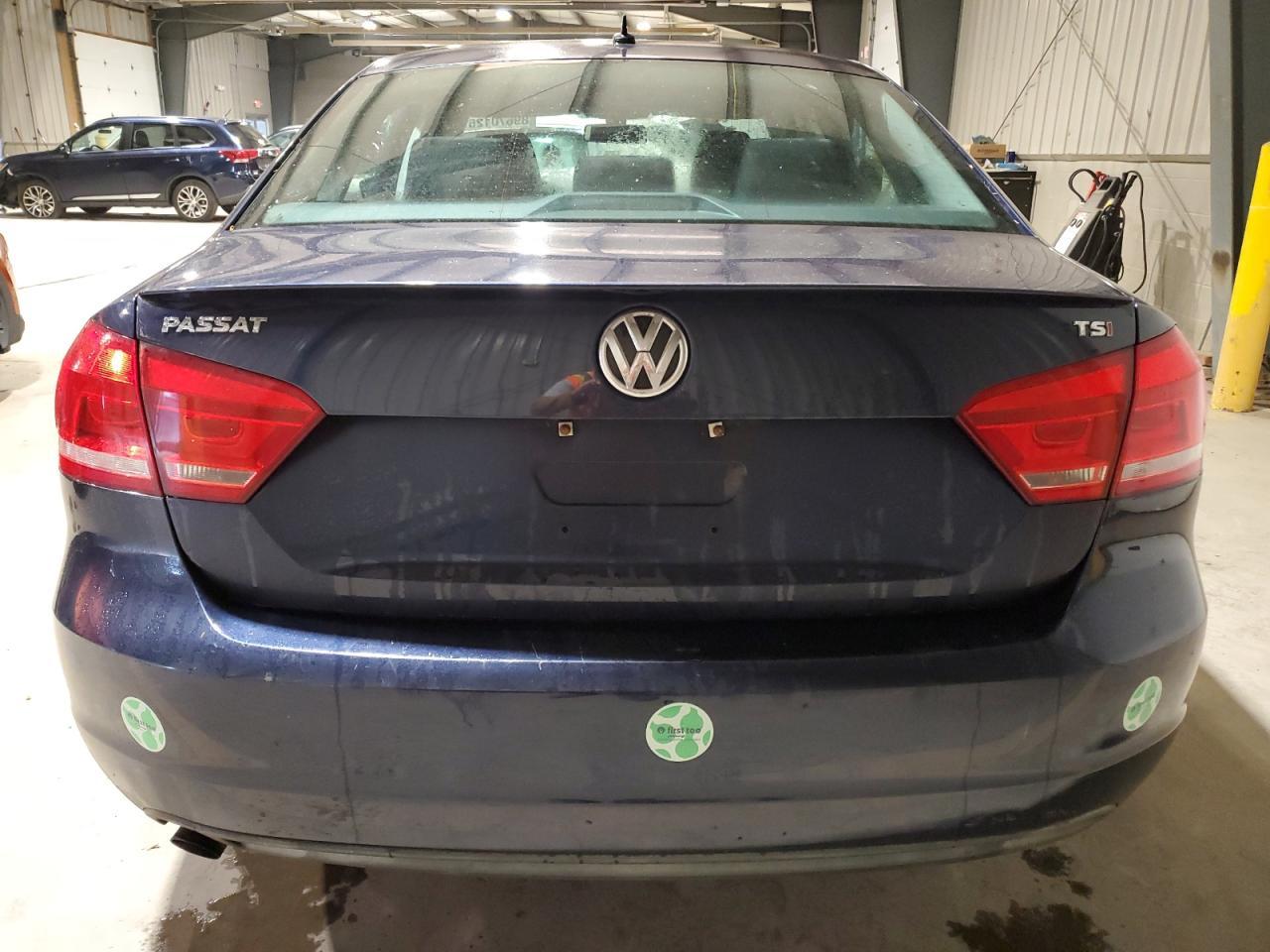 2014 VOLKSWAGEN Passat