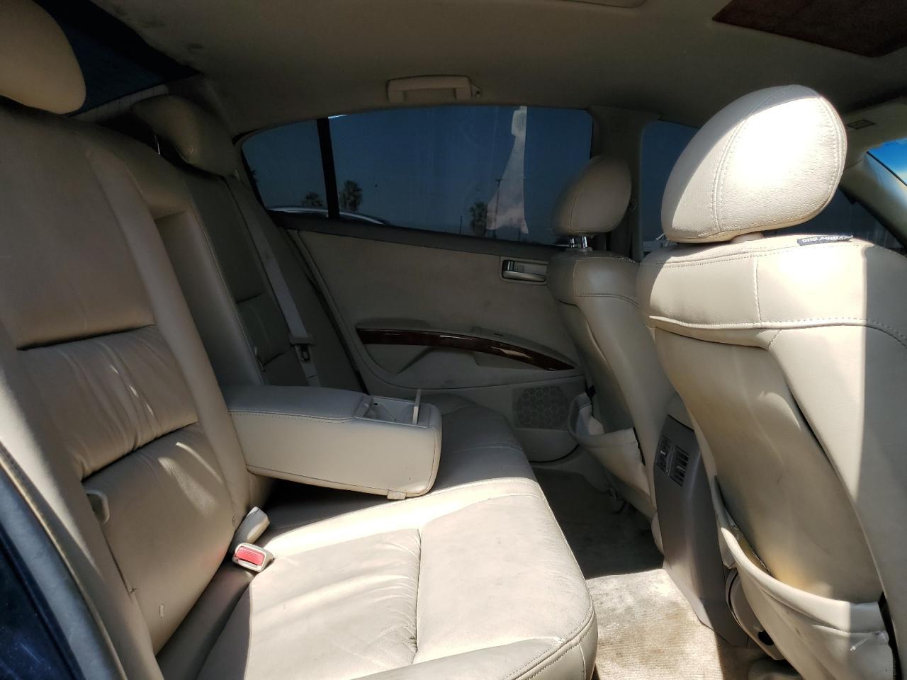 2004 NISSAN Maxima