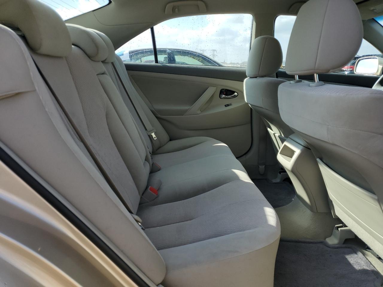 2011 TOYOTA CAMRY