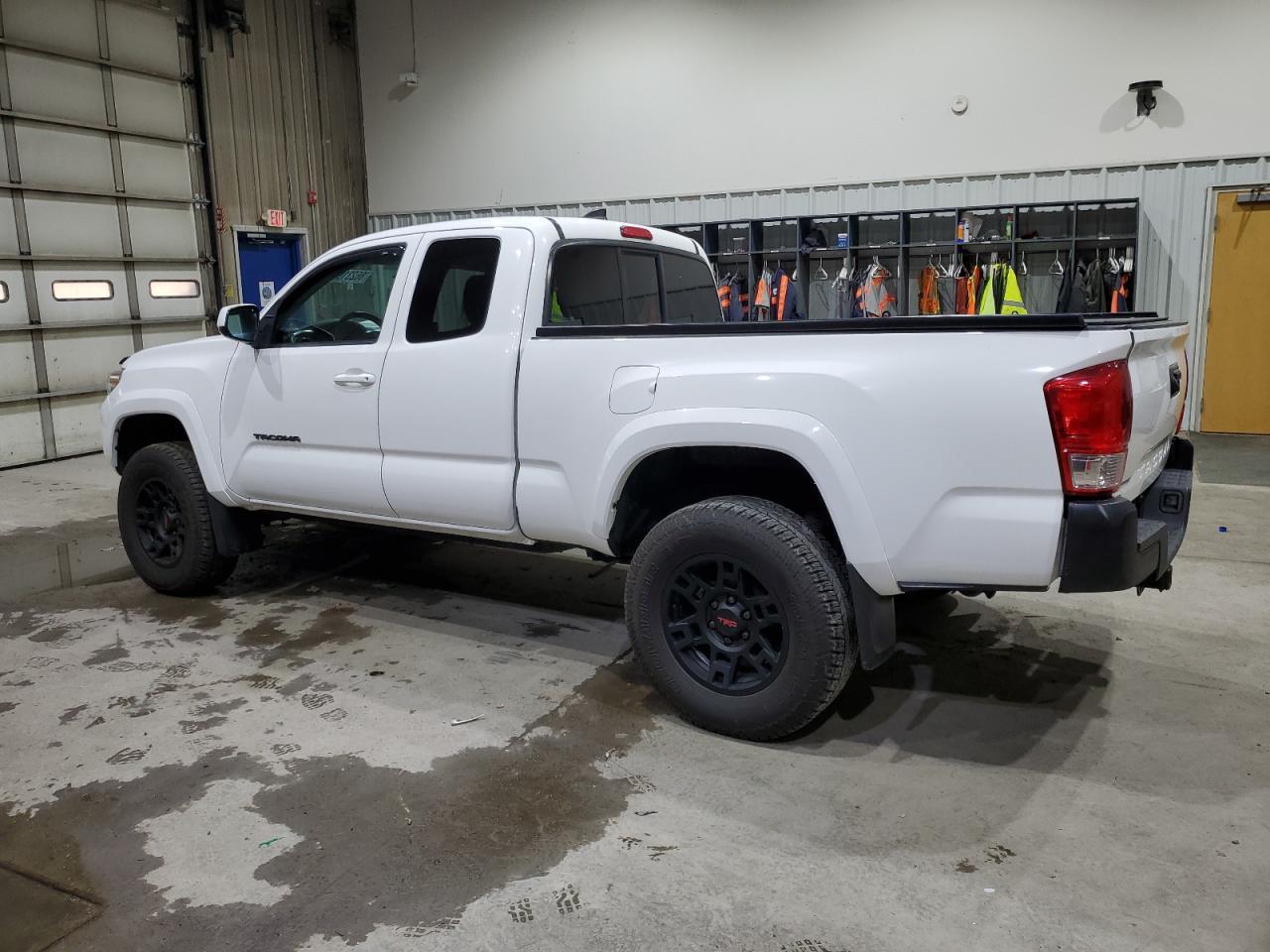 2016 TOYOTA TACOMA