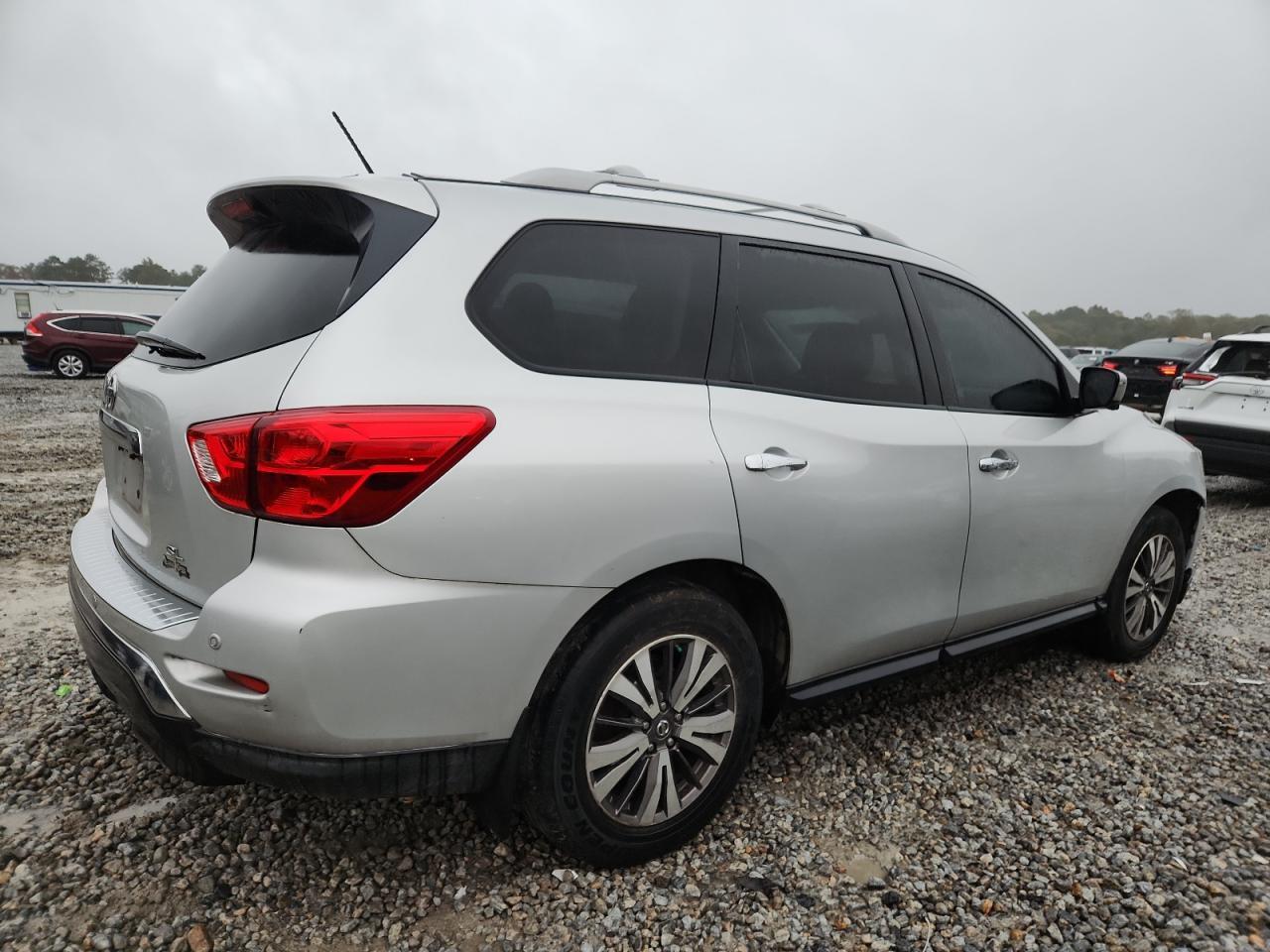 2017 NISSAN PATHFINDER