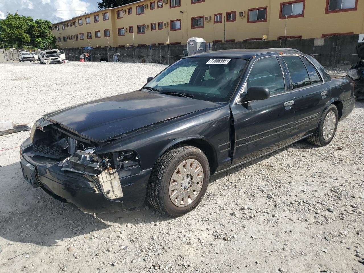 2004 FORD Crown Victoria