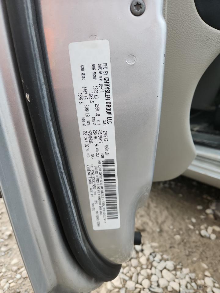 2012 CHRYSLER Town & Country