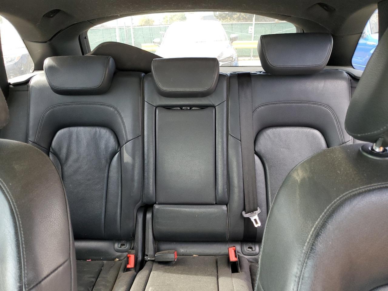 2010 AUDI Q5