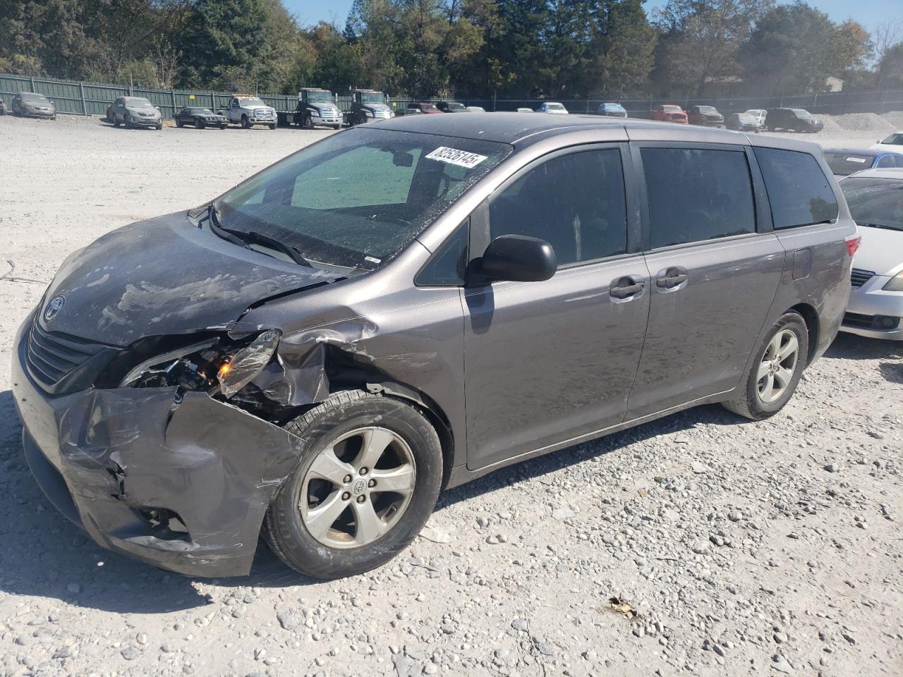 2015 TOYOTA SIENNA