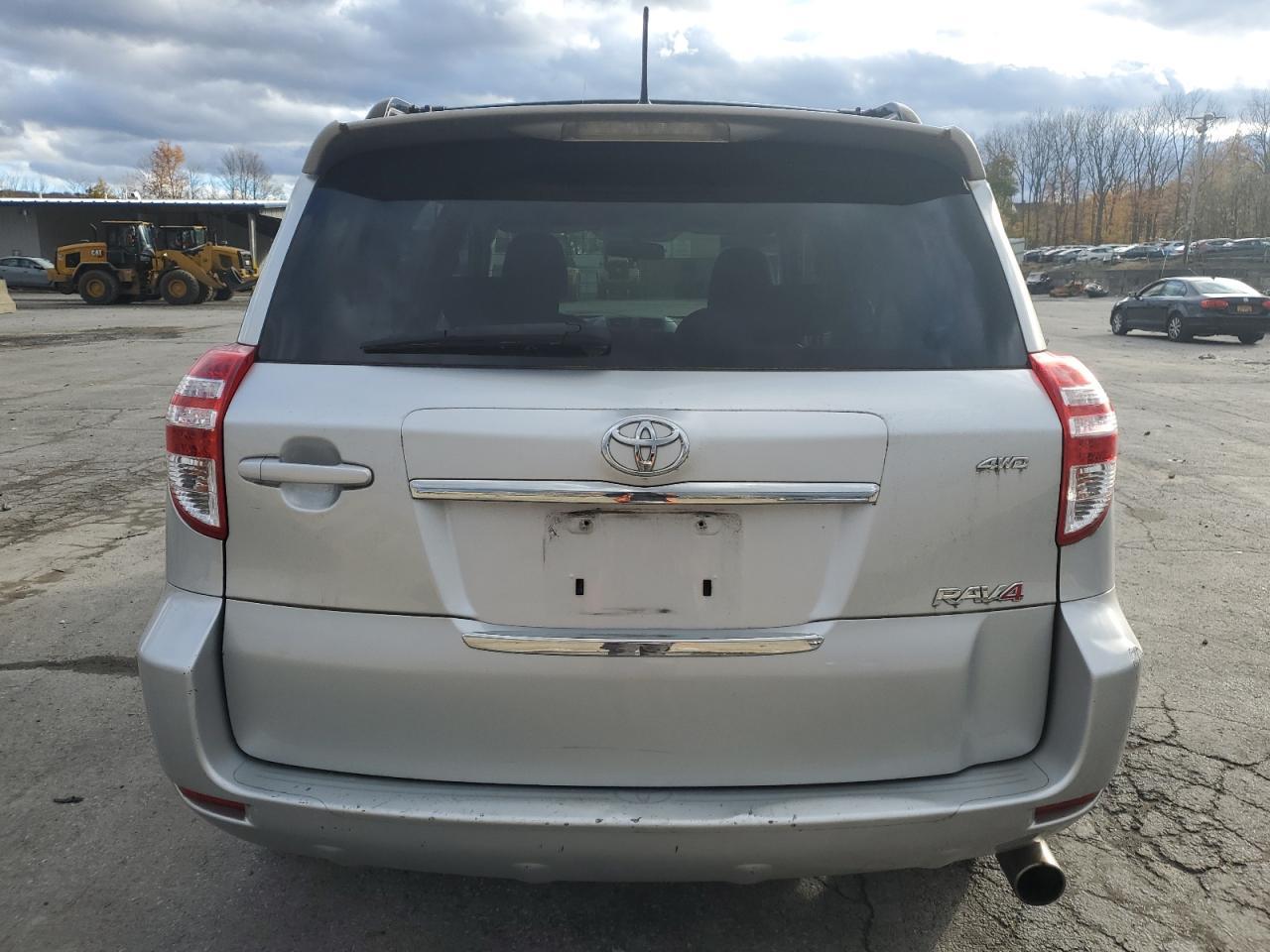 2011 TOYOTA RAV4