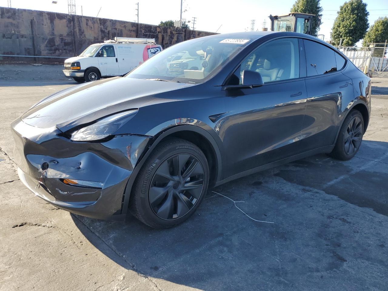 2025 TESLA MODEL Y