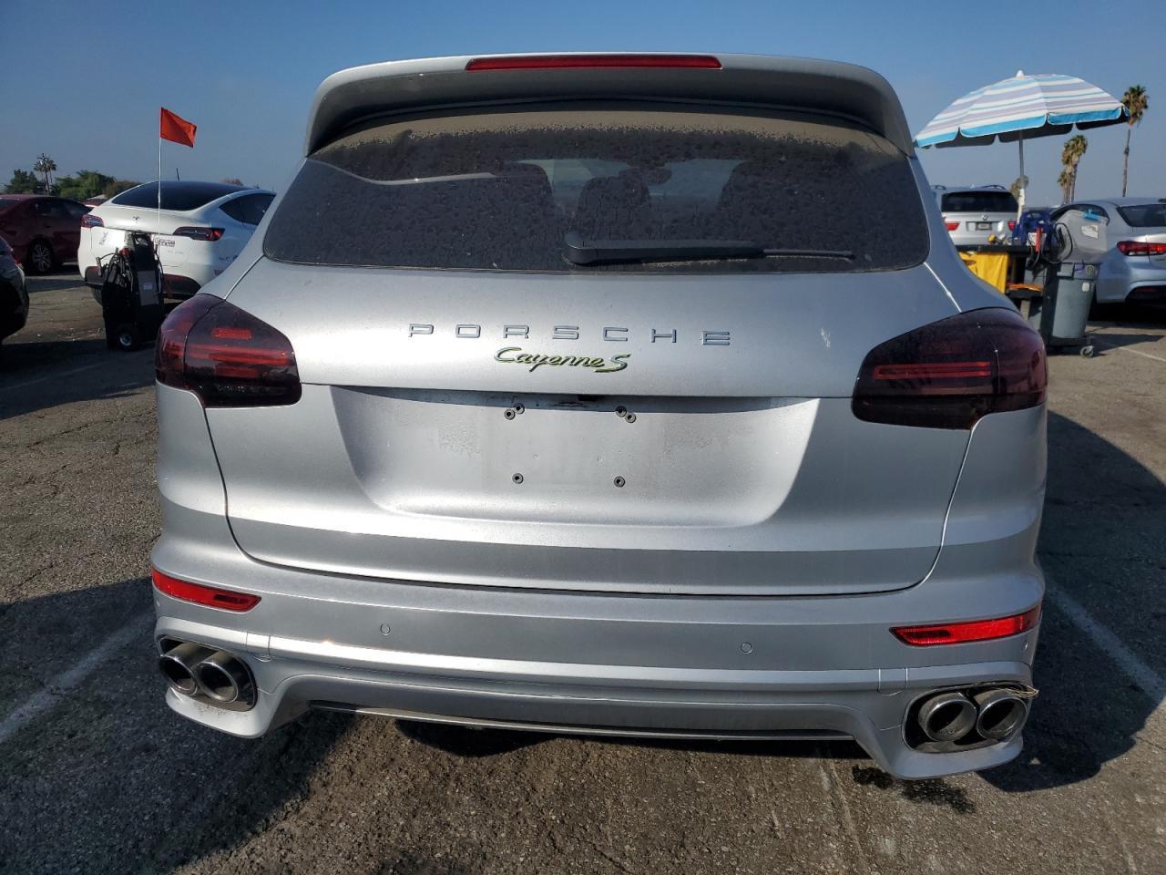 2016 PORSCHE CAYENNE