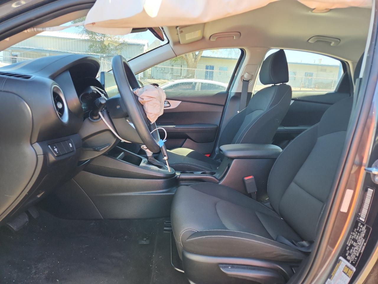 2023 KIA FORTE