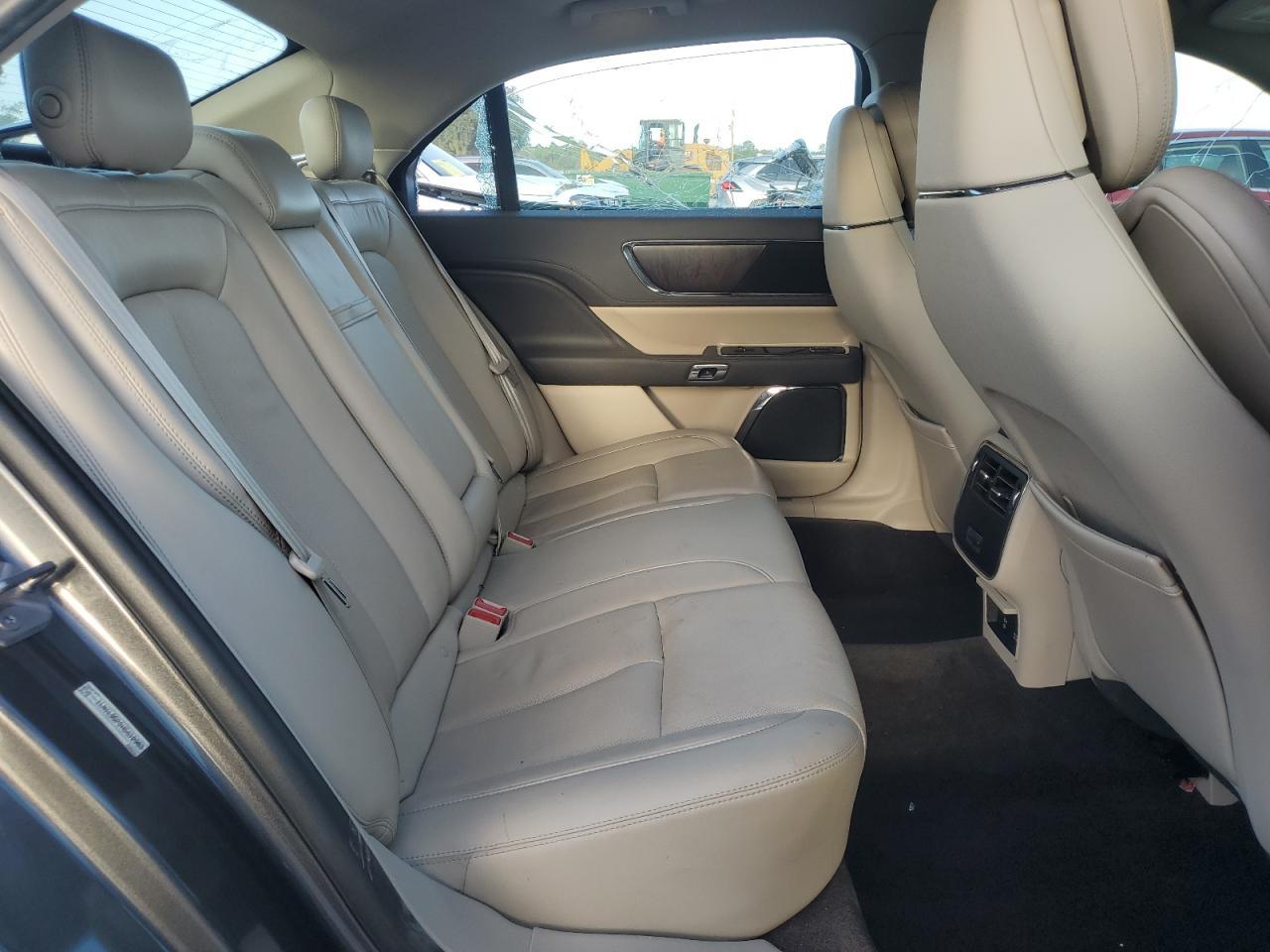 2017 LINCOLN Continental