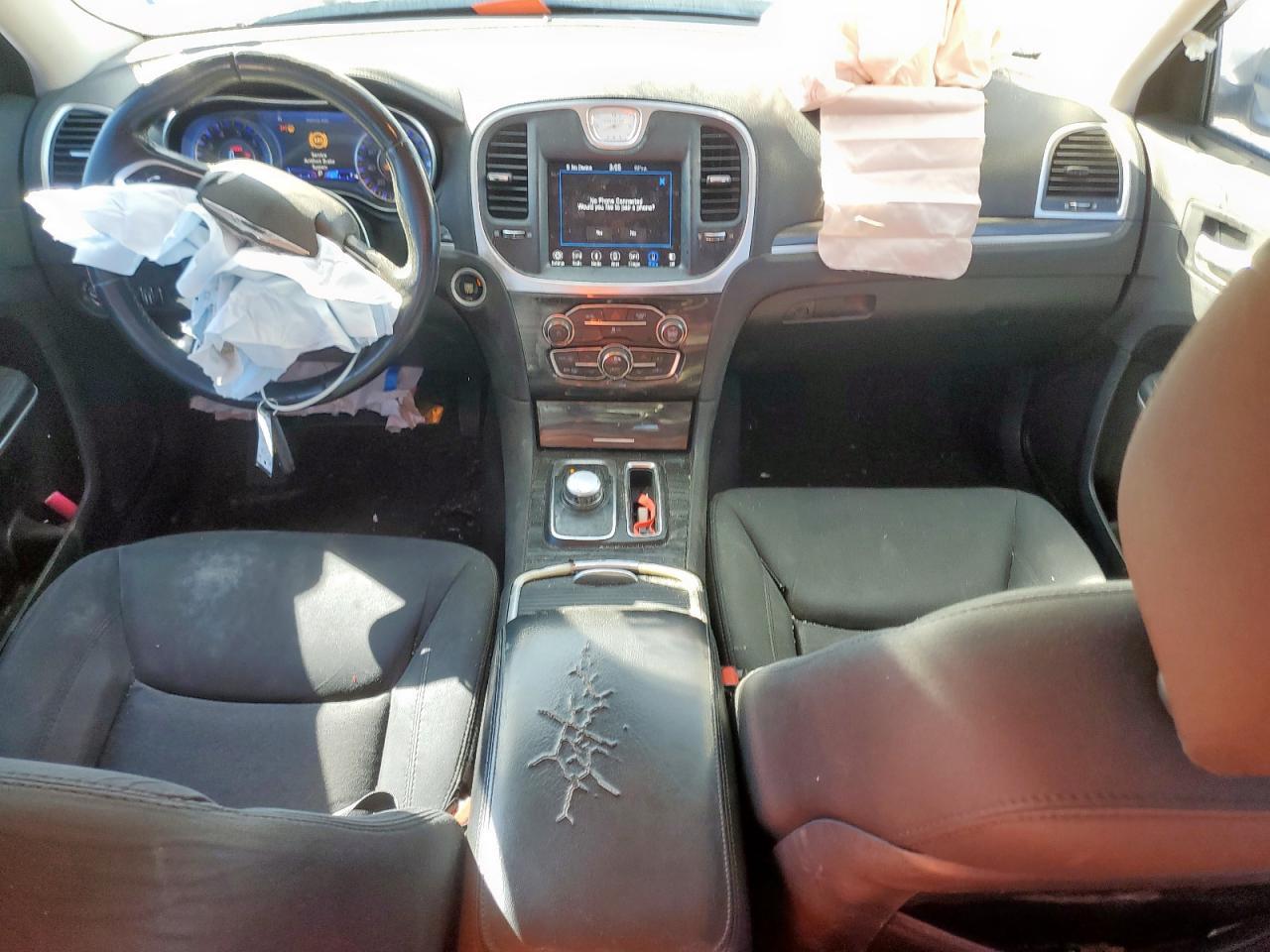 2019 CHRYSLER 300