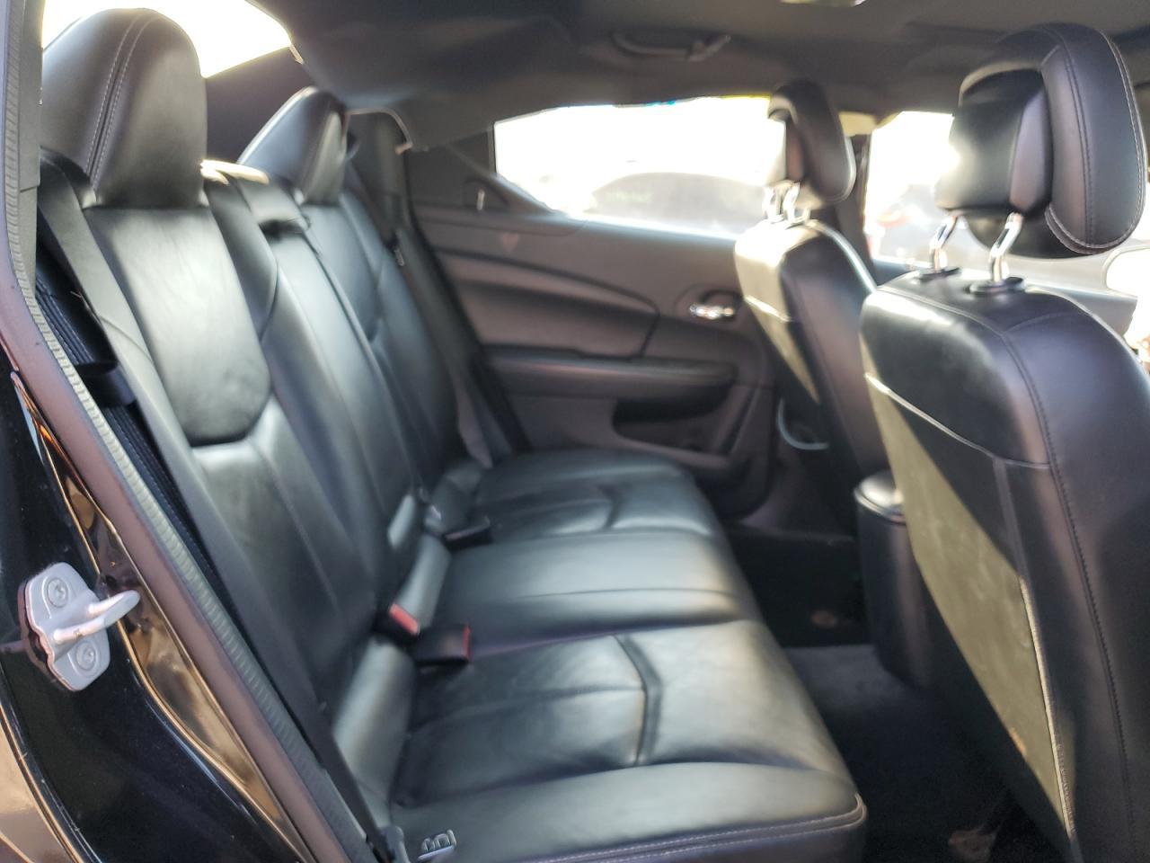2013 DODGE Avenger