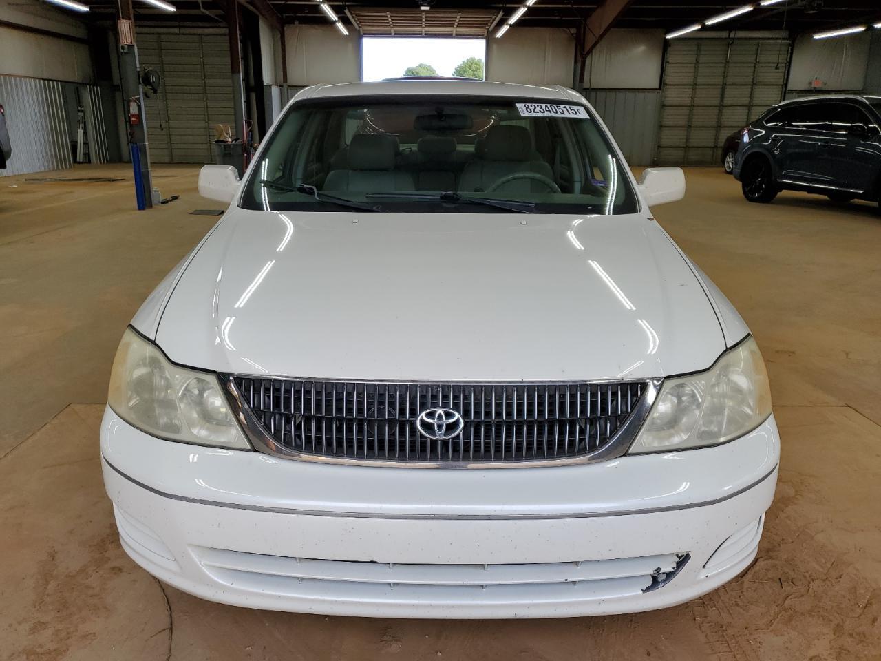 2001 TOYOTA Avalon