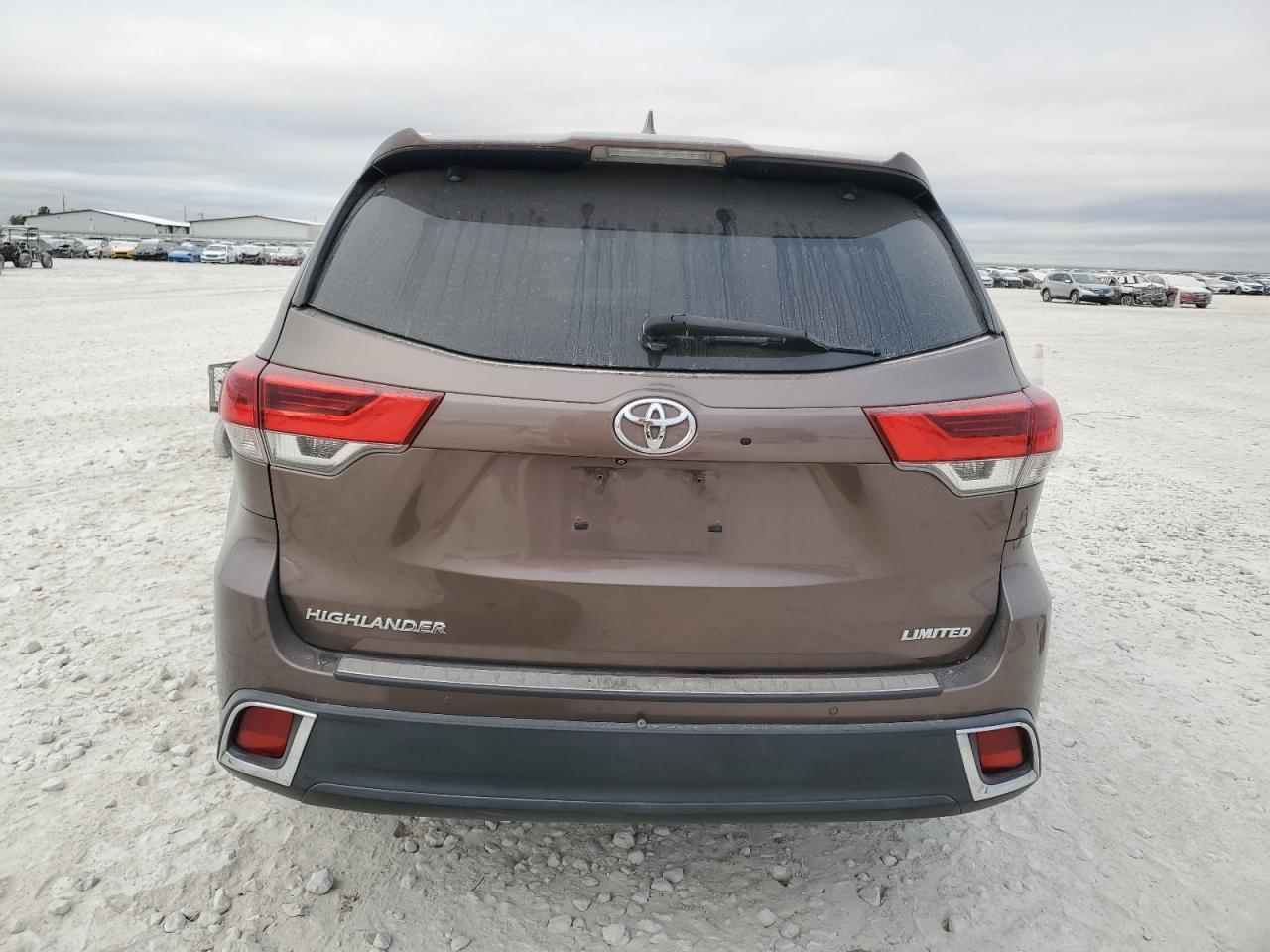 2017 TOYOTA HIGHLANDER