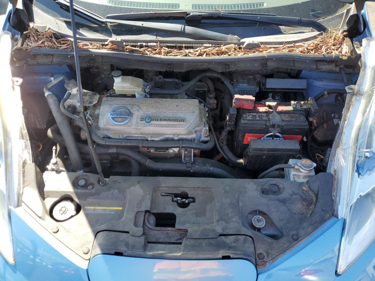 2011 NISSAN LEAF